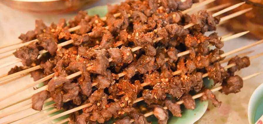 巫泽明的烤羊店