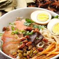 猪猪爱吃汤粉面