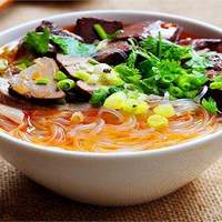 猪猪爱吃汤粉面