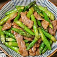 黄依洁 RESTAURANT