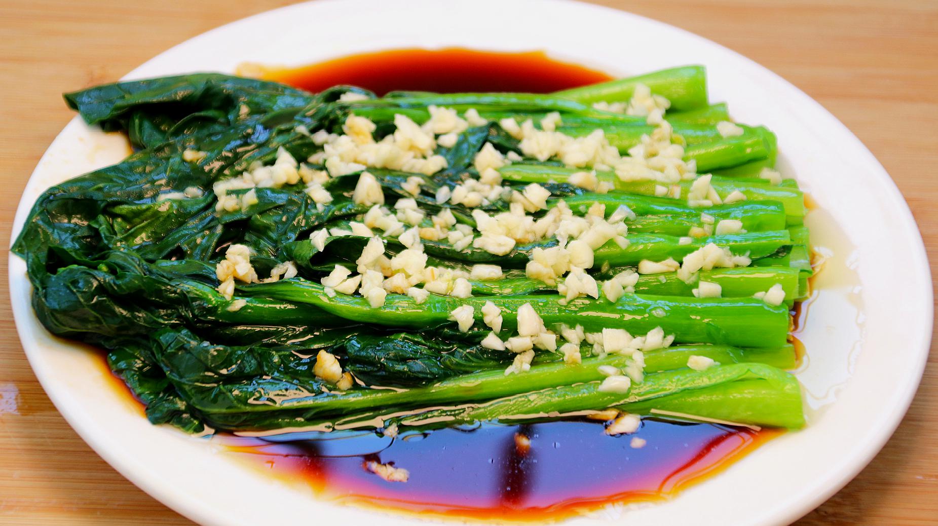 爱他，就请他吃